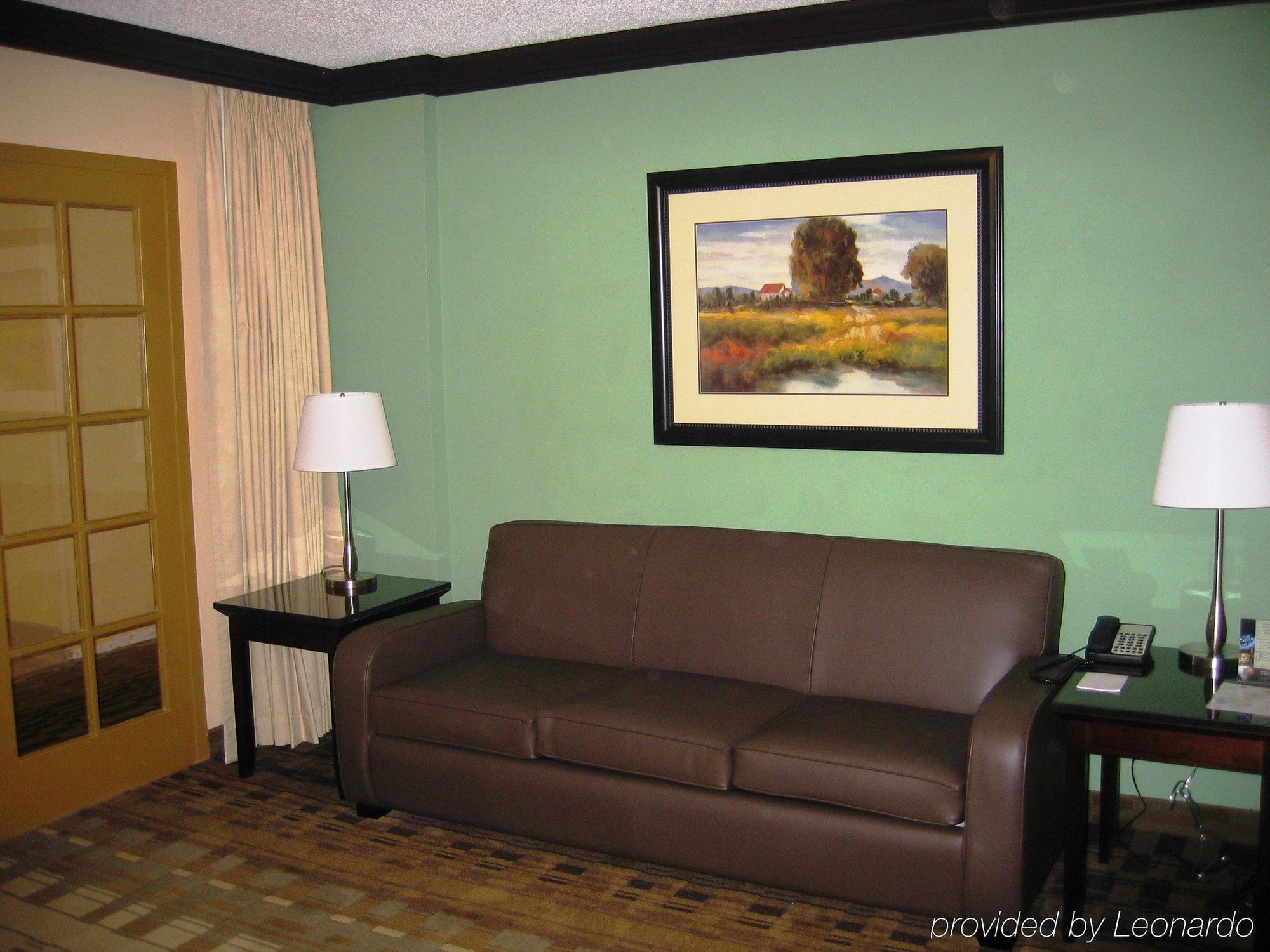 Crowne Plaza Suites Houston - Near Sugar Land Szoba fotó