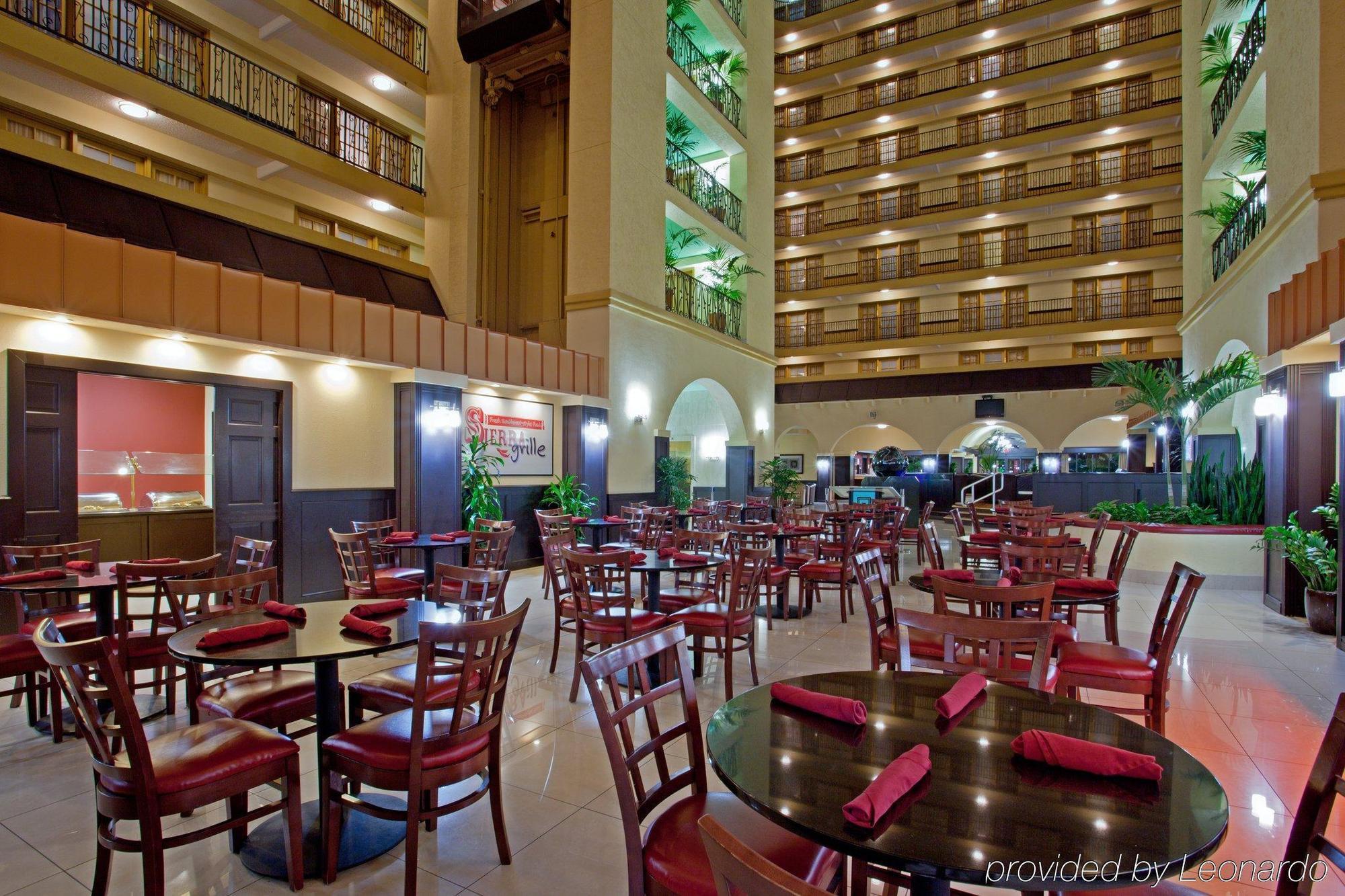 Crowne Plaza Suites Houston - Near Sugar Land Étterem fotó