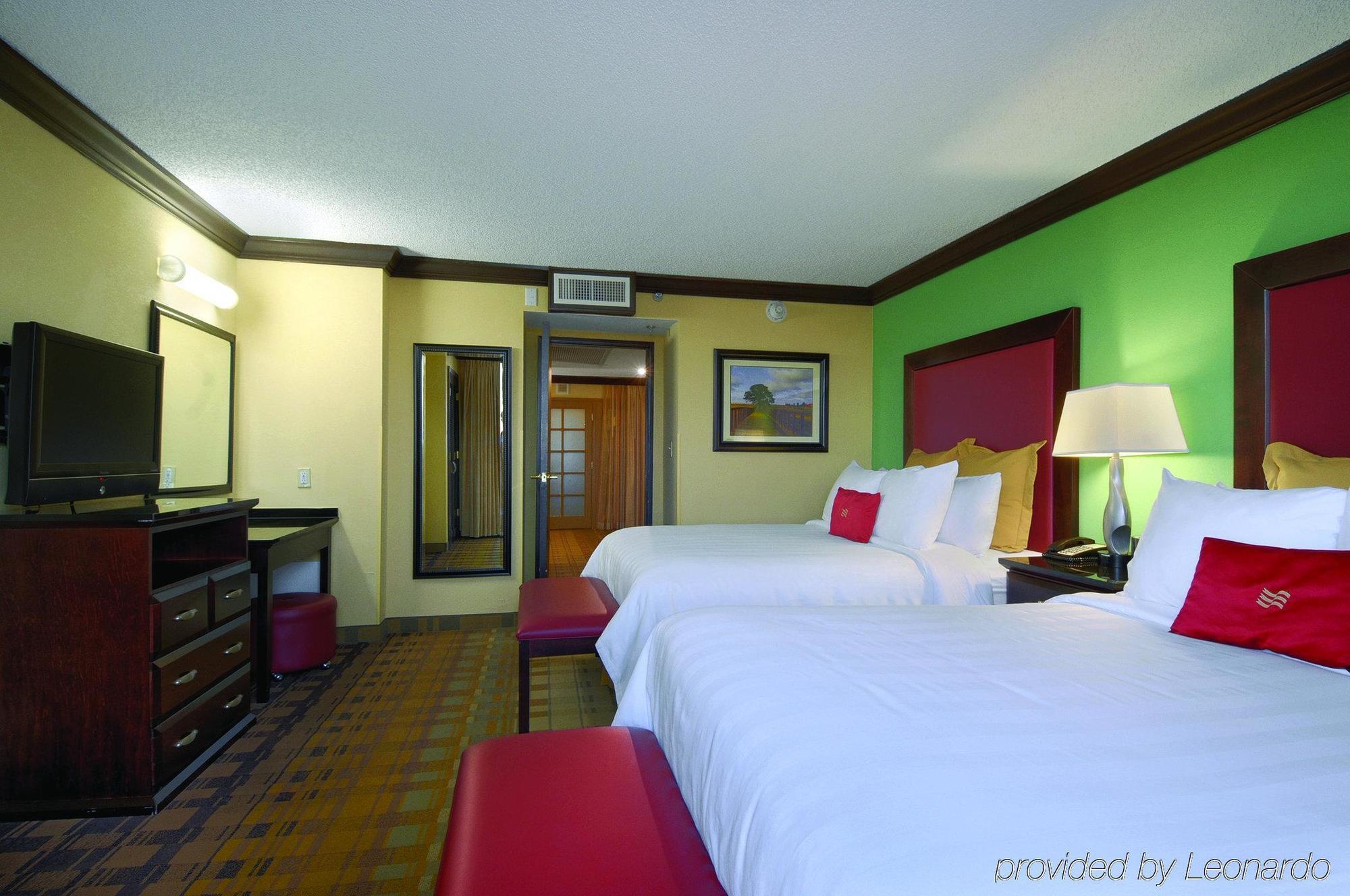 Crowne Plaza Suites Houston - Near Sugar Land Szoba fotó