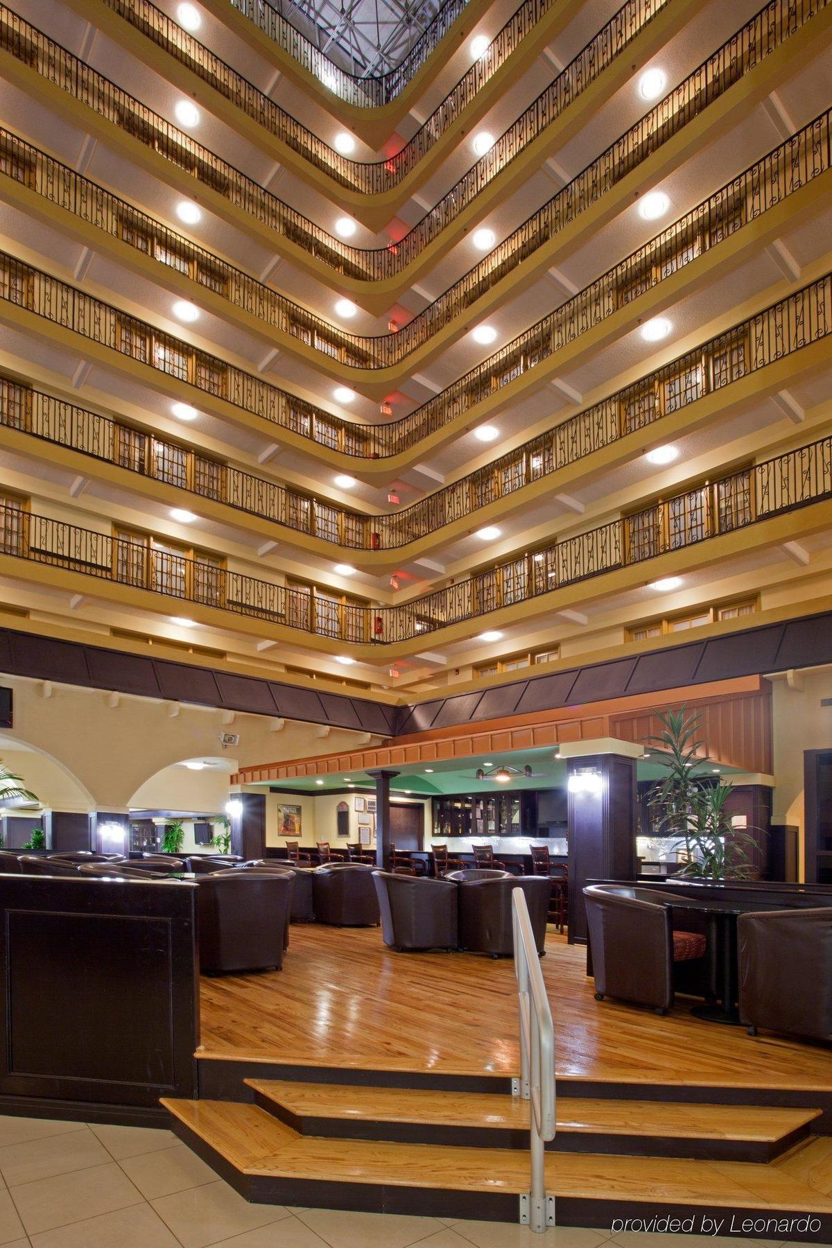 Crowne Plaza Suites Houston - Near Sugar Land Beltér fotó