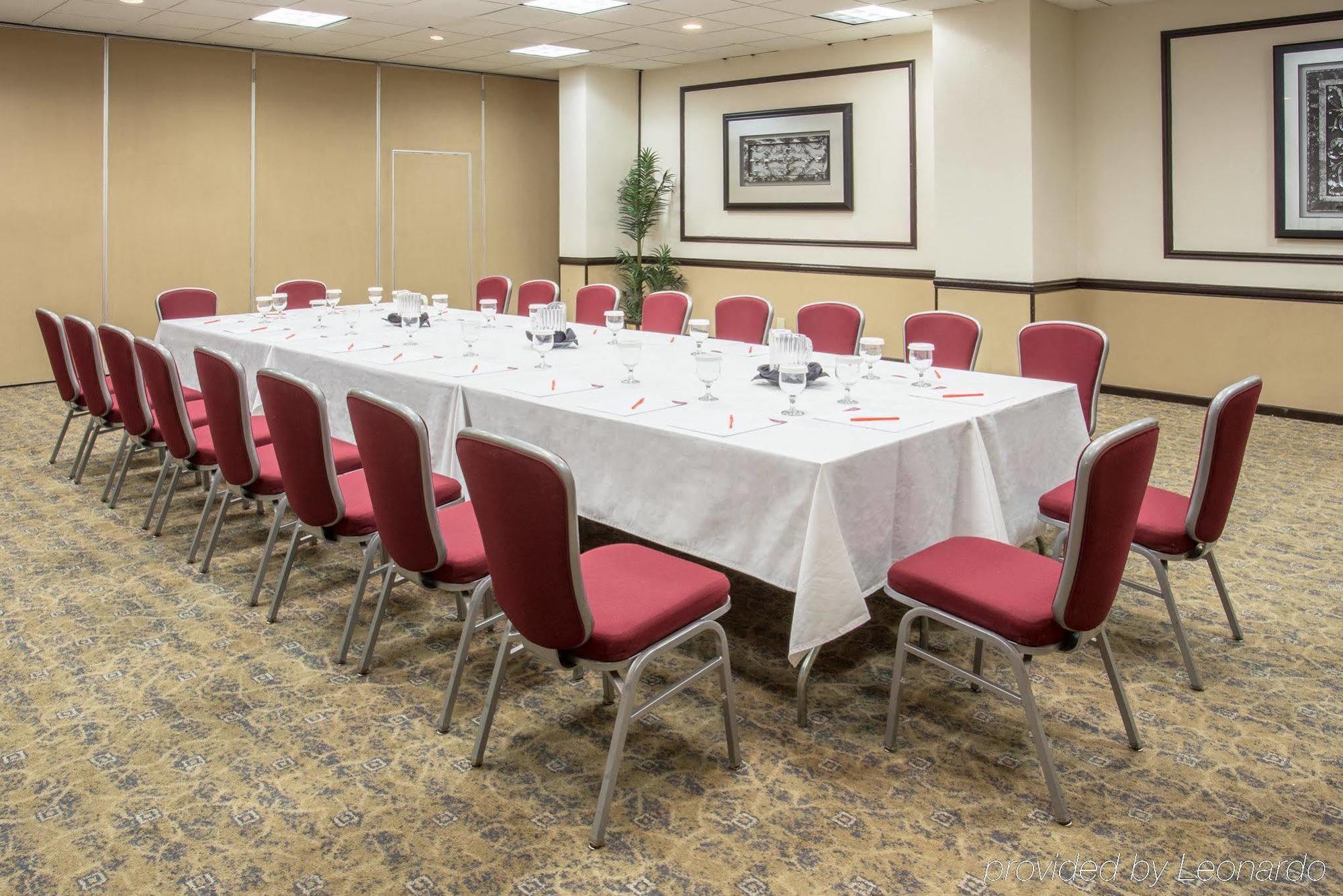 Crowne Plaza Suites Houston - Near Sugar Land Kültér fotó