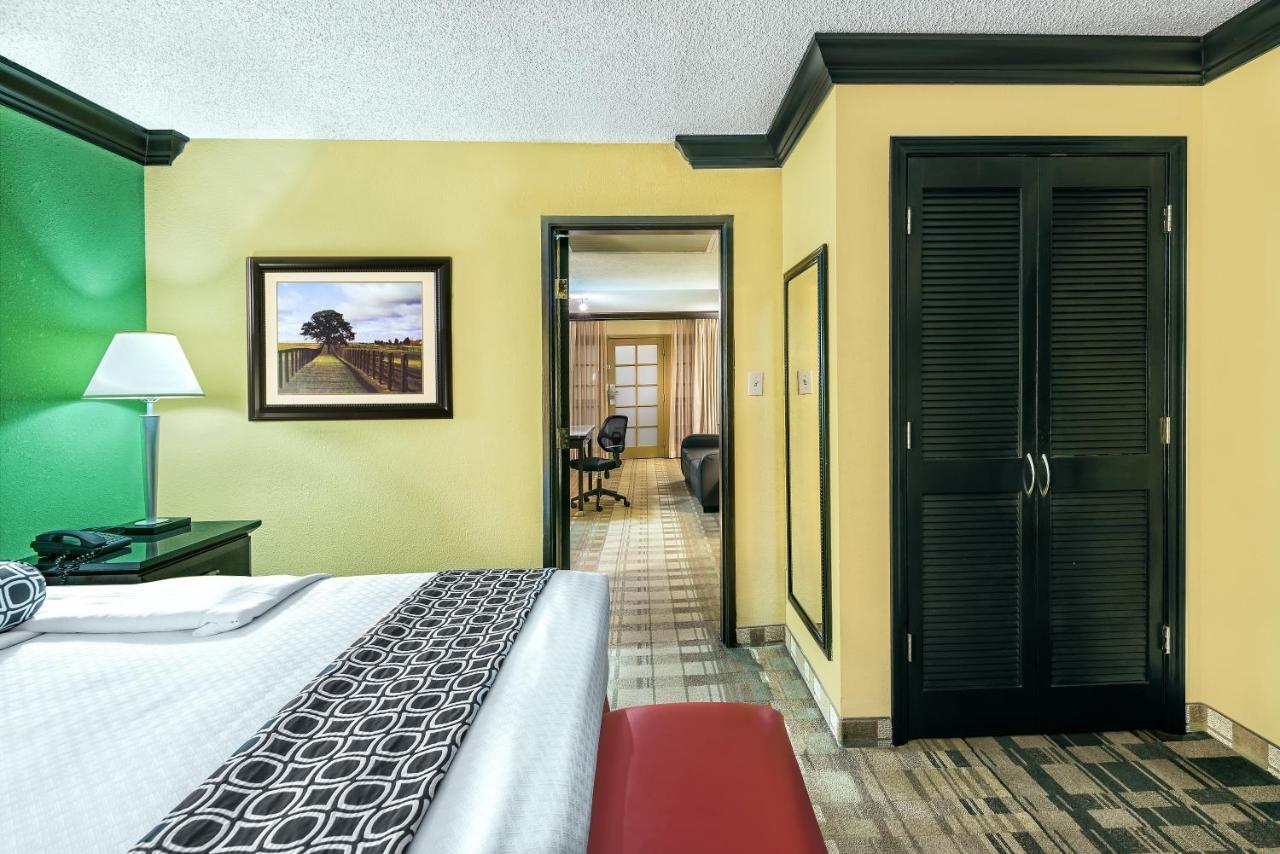 Crowne Plaza Suites Houston - Near Sugar Land Kültér fotó